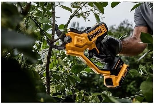 DEWALT 20V MAX Cordless Pruner - DCPR320D1