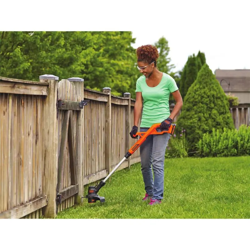 BLACK+DECKER 20V MAX Cordless String Trimmer And Leaf Blower Combo Kit, 3 Spools, 2 1.5 Ah Batteries And Charger - LCC2223ZP